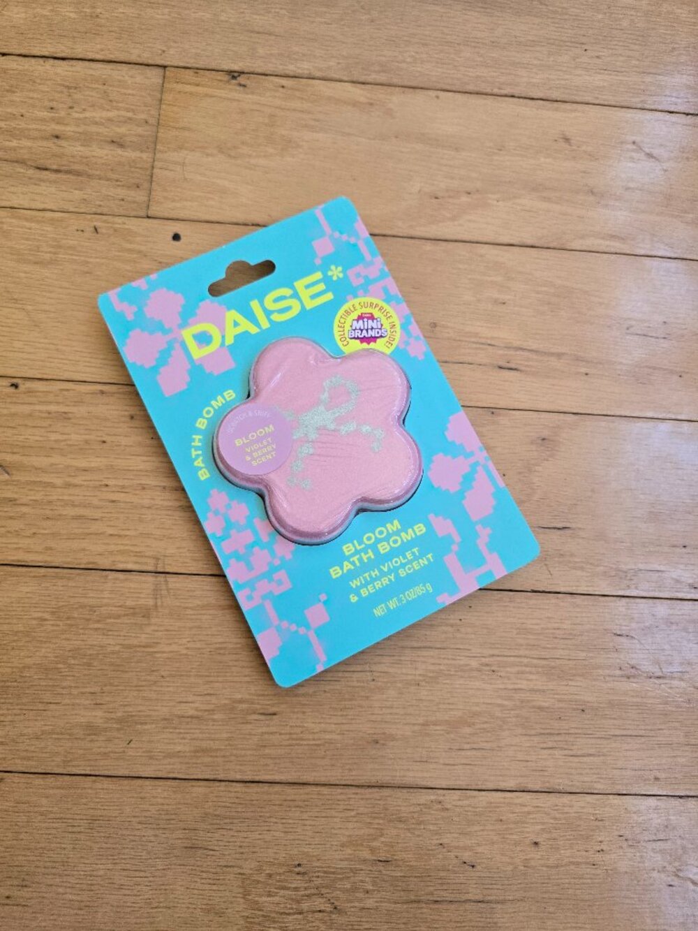 DAISE x Zuru Mini Brands | Bloom Violet & Berry Flower Shaped Fizzy Bath Bomb